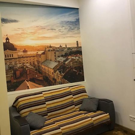 Apartment On Khorvatska Street Lviv Exterior foto