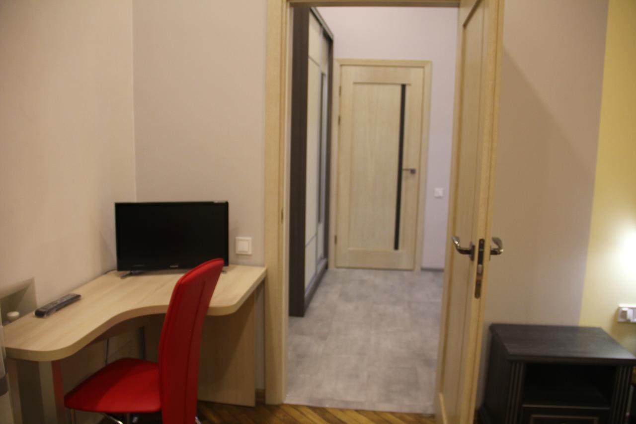 Apartment On Khorvatska Street Lviv Exterior foto