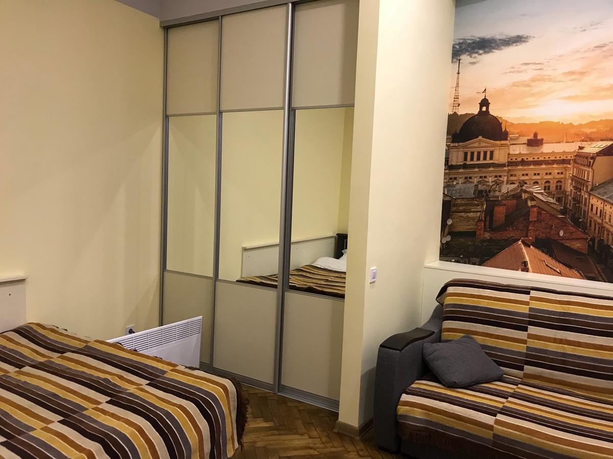 Apartment On Khorvatska Street Lviv Exterior foto
